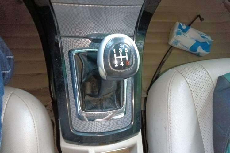 Used BYD Surui 2012 1.5L Manual Luxury Version Gear Lever
