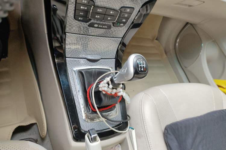 Used BYD Surui 2012 1.5L Manual Luxury Version Gear Lever