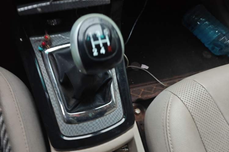 Used BYD Surui 2012 1.5L Manual Luxury Version Gear Lever