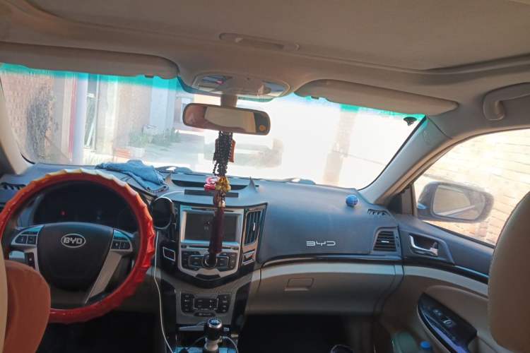 Used BYD Surui 2012 1.5TI Manual Luxury Version Headliner