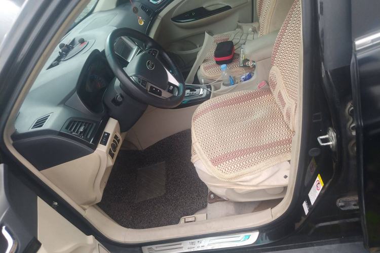 Used BYD Surui 2012 1.5TID Automatic Luxury Version Left Front Seat