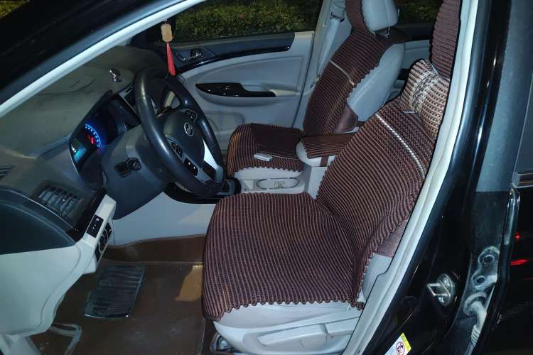 Used BYD Surui 2012 1.5TID Automatic Luxury Version Left Front Seat