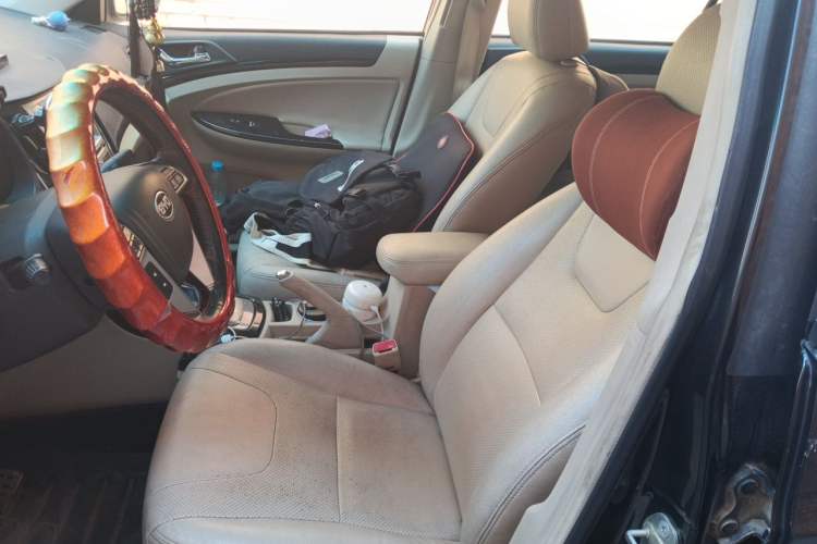 Used BYD Surui 2012 1.5TI Manual Luxury Version Left Front Seat