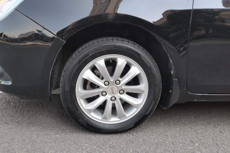 Used BYD Surui 2012 1.5L Manual Luxury Version Left Front Wheel Hub