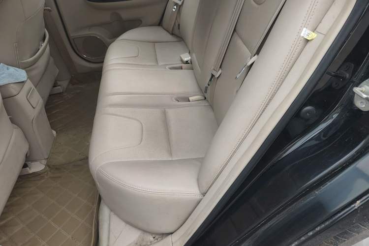 Used BYD Surui 2012 1.5L Manual Luxury Version Left Rear Seat