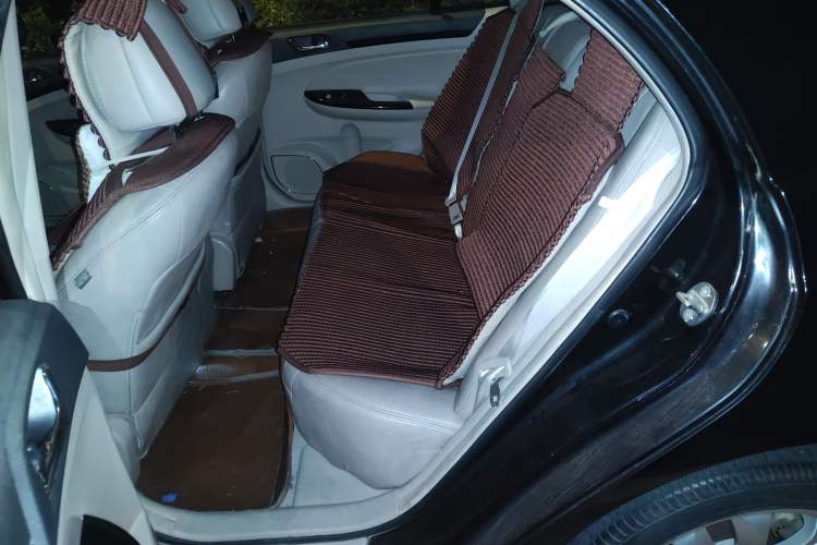 Used BYD Surui 2012 1.5TID Automatic Luxury Version Left Rear Seat