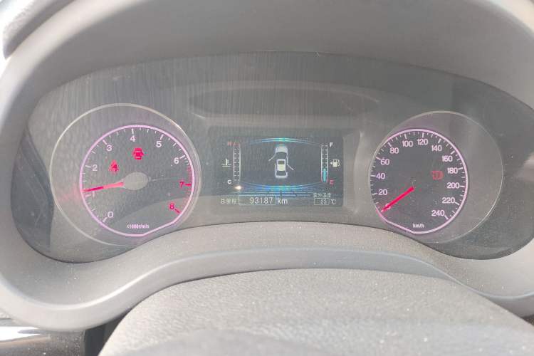 Used BYD Surui 2012 1.5L Manual Luxury Version Odometer Close Up
