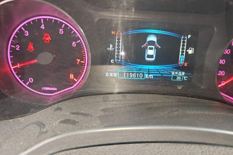 Used BYD Surui 2012 1.5TI Manual Luxury Version Odometer Close Up