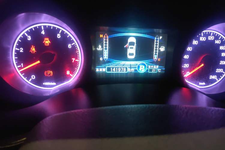 Used BYD Surui 2012 1.5TID Automatic Luxury Version Odometer Close Up