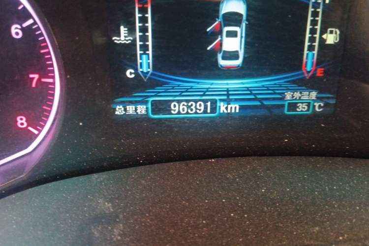 Used BYD Surui 2012 1.5TI Manual Luxury Version Odometer Close Up