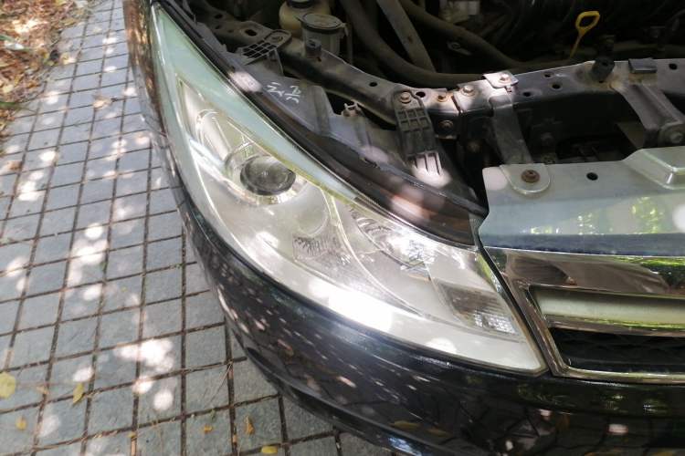 Used BYD Surui 2012 1.5L Manual Luxury Version Right Front Headlight