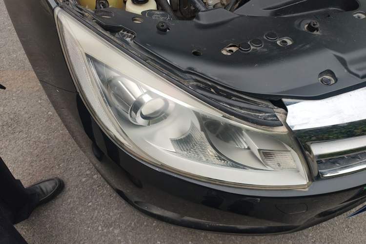 Used BYD Surui 2012 1.5L Manual Luxury Version Right Front Headlight
