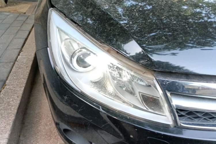 Used BYD Surui 2012 1.5L Manual Luxury Version Right Front Headlight
