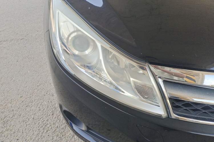 Used BYD Surui 2012 1.5L Manual Luxury Version Right Front Headlight