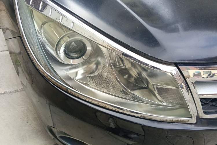 Used BYD Surui 2012 1.5TID Automatic Luxury Version Right Front Headlight