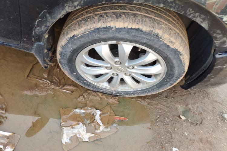 Used BYD Surui 2012 1.5L Manual Luxury Version Right Front Wheel Hub