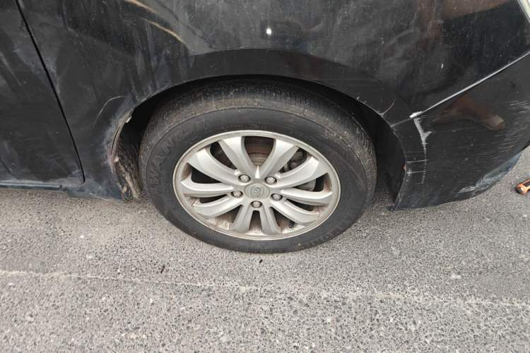 Used BYD Surui 2012 1.5TI Manual Luxury Version Right Front Wheel Hub