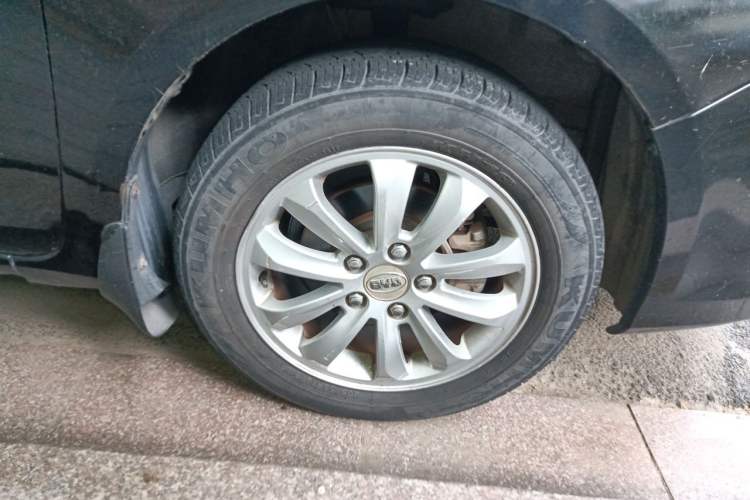 Used BYD Surui 2012 1.5L Manual Luxury Version Right Front Wheel Hub