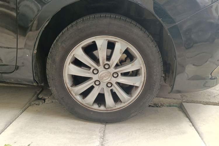 Used BYD Surui 2012 1.5TID Automatic Luxury Version Right Front Wheel Hub