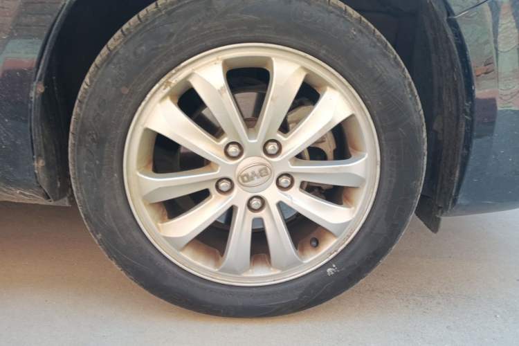 Used BYD Surui 2012 1.5TI Manual Luxury Version Right Front Wheel Hub