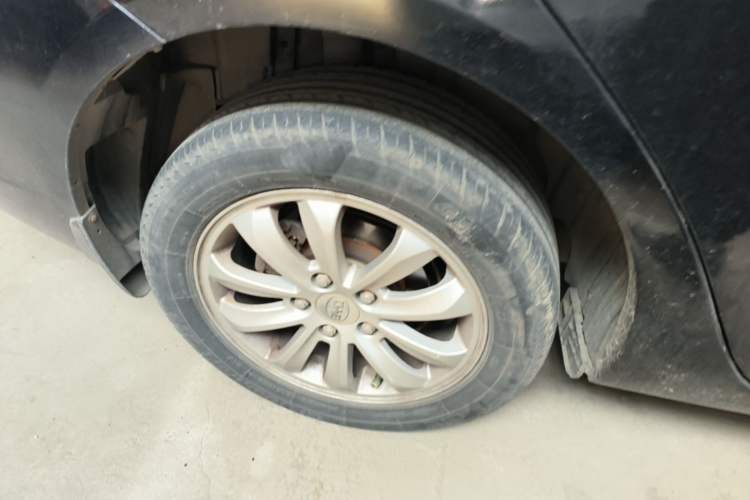 Used BYD Surui 2012 1.5L Manual Comfort Edition Right Rear Wheel Hub