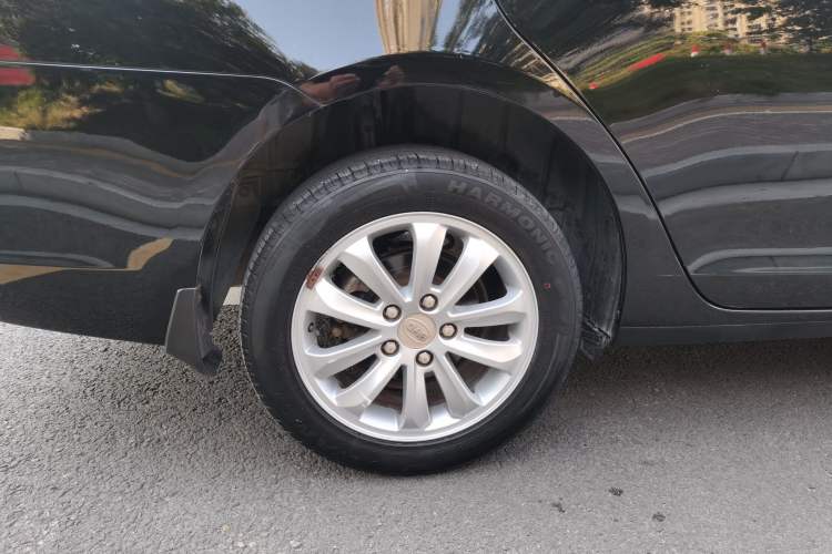 Used BYD Surui 2012 1.5L Manual Luxury Version Right Rear Wheel Hub