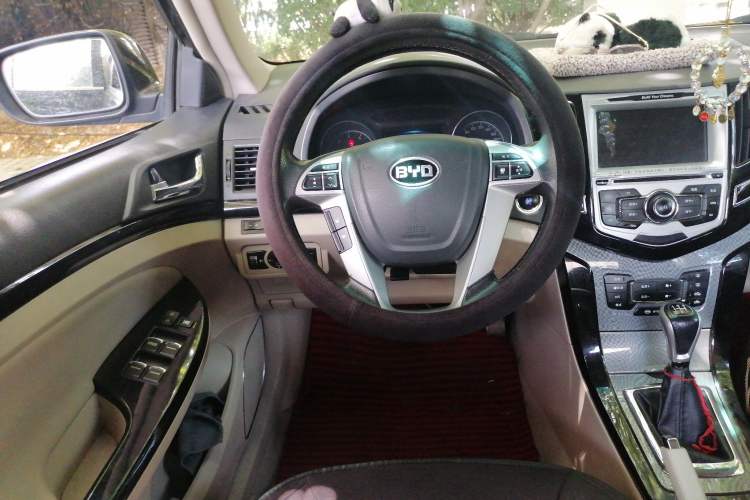 Used BYD Surui 2012 1.5L Manual Luxury Version Steering Wheel