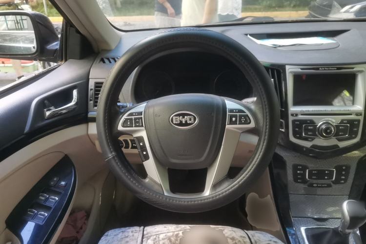 Used BYD Surui 2012 1.5L Manual Luxury Version Steering Wheel