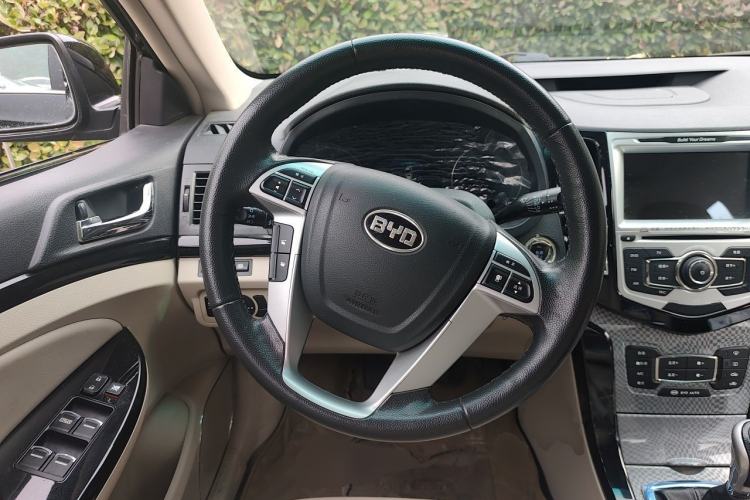 Used BYD Surui 2012 1.5L Manual Luxury Version Steering Wheel