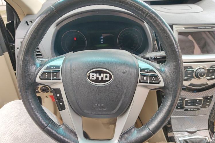 Used BYD Surui 2012 1.5L Manual Luxury Version Steering Wheel