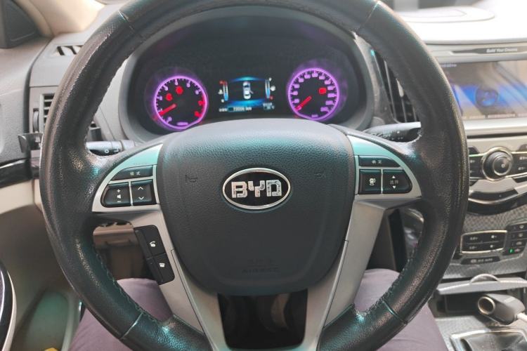 Used BYD Surui 2012 1.5L Manual Luxury Version Steering Wheel