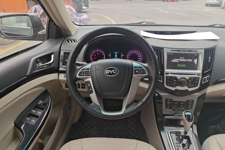 Used BYD Surui 2012 1.5TID Automatic Luxury Version Steering Wheel