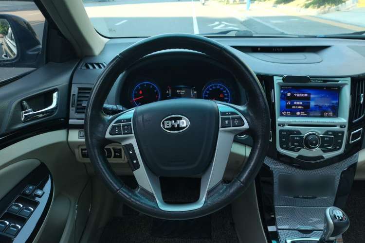 Used BYD Surui 2012 1.5L Manual Luxury Version Steering Wheel