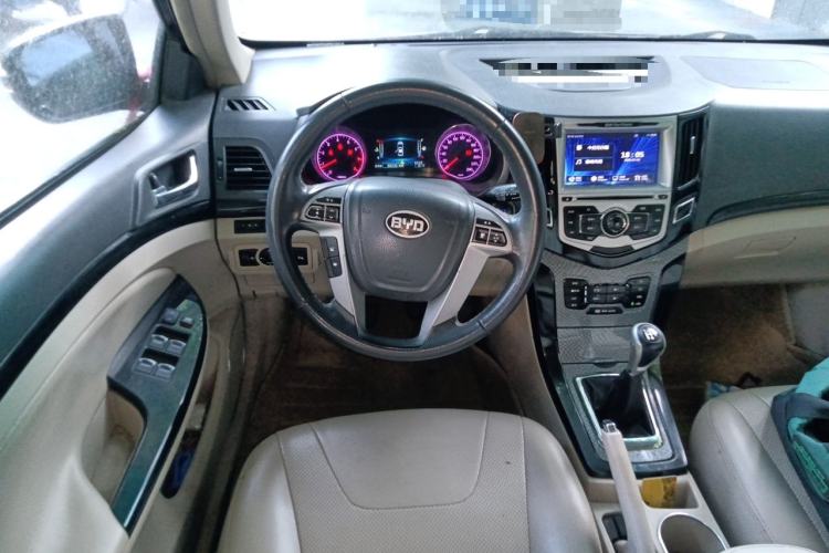 Used BYD Surui 2012 1.5L Manual Luxury Version Steering Wheel