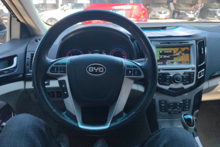Used BYD Surui 2012 1.5TID Automatic Luxury Version Steering Wheel