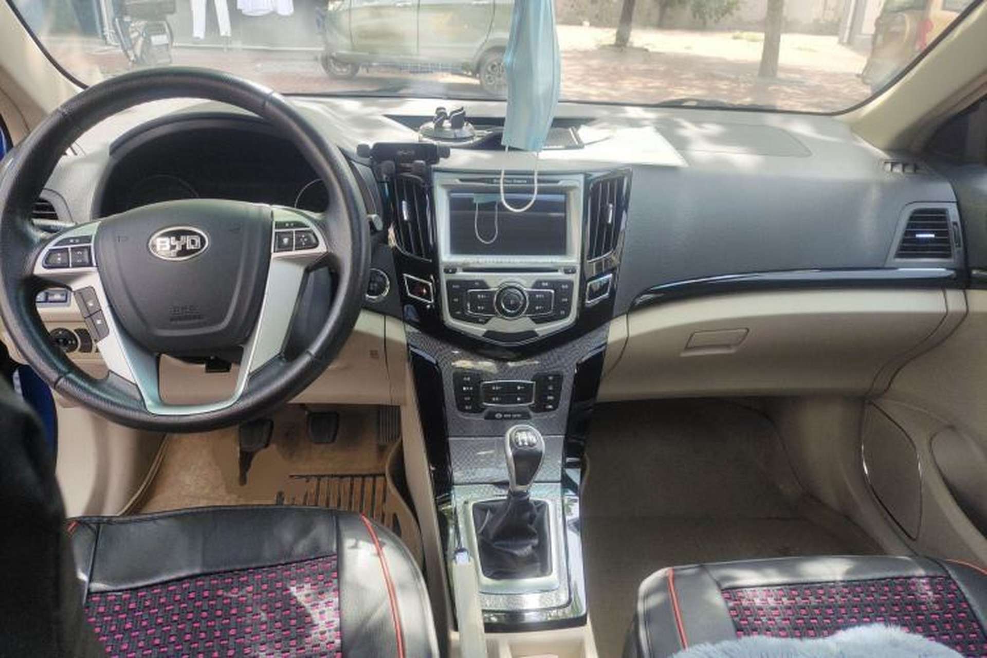 Used BYD Surui 2012 1.5L Manual Luxury Version Center Console