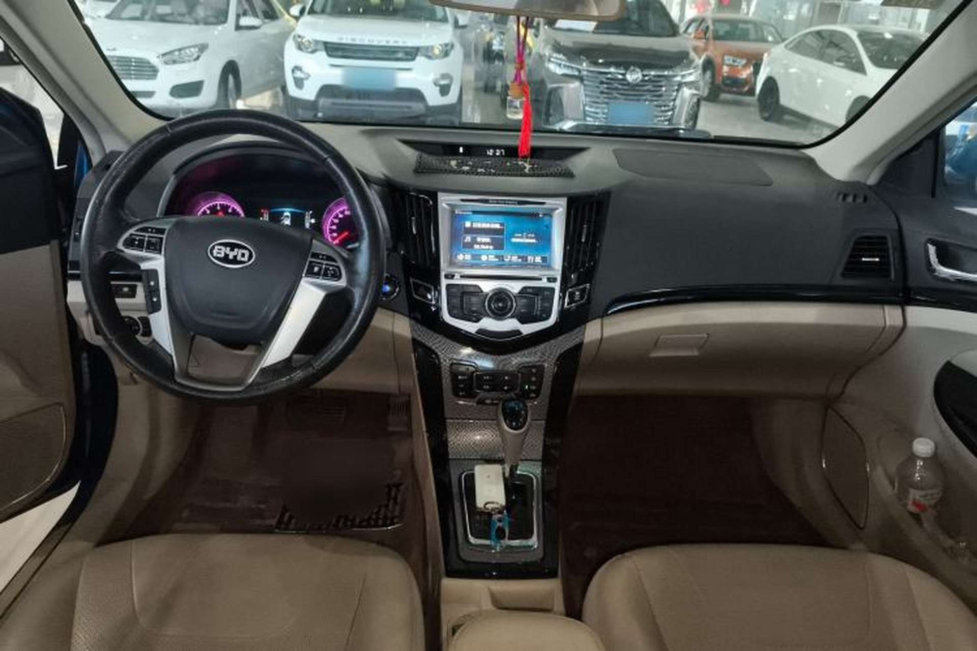 Used BYD Surui 2012 1.5TID Automatic Luxury Version Center Console