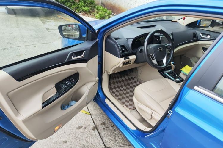 Used BYD Surui 2012 1.5TID Automatic Luxury Version Driver Seat