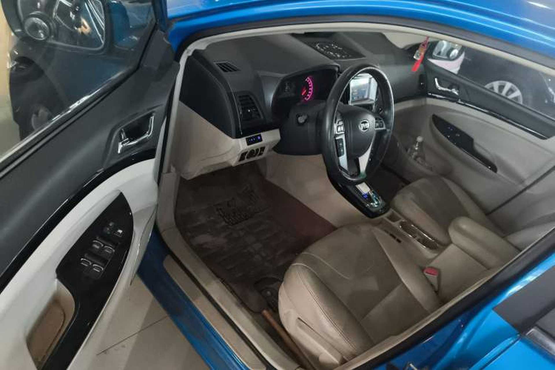 Used BYD Surui 2012 1.5TID Automatic Luxury Version Driver Seat