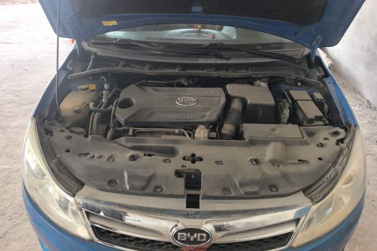 Used BYD Surui 2012 1.5TID Automatic Luxury Version Engine Bay