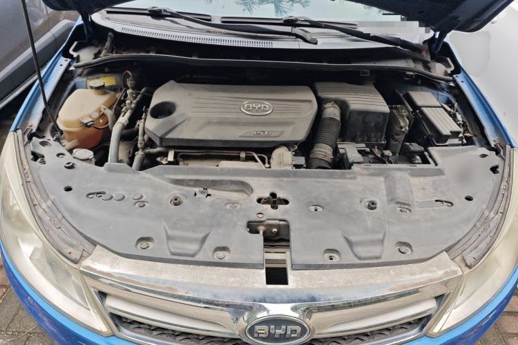 Used BYD Surui 2012 1.5TID Automatic Luxury Version Engine Bay