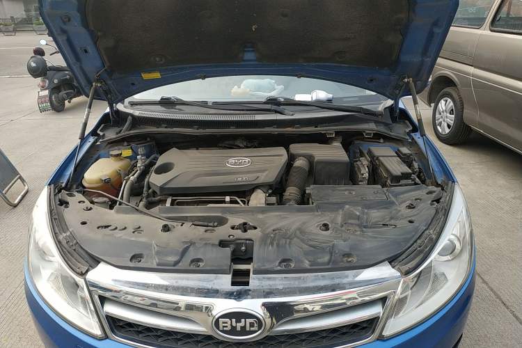 Used BYD Surui 2012 1.5TID Automatic Luxury Version Engine Bay