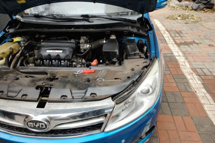 Used BYD Surui 2012 1.5L Manual Luxury Version Engine Bay Left