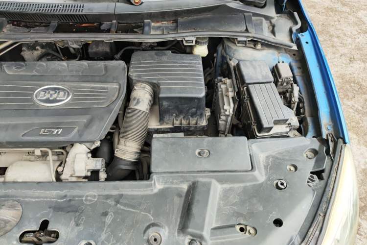 Used BYD Surui 2012 1.5TID Automatic Luxury Version Engine Bay Left