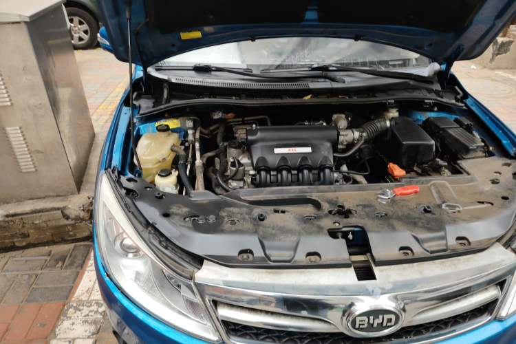 Used BYD Surui 2012 1.5L Manual Luxury Version Engine Bay Right