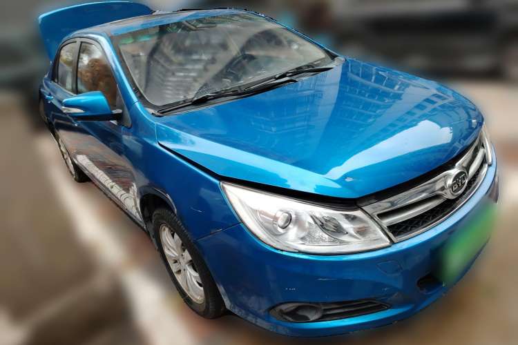 Used BYD Surui 2012 1.5L Manual Luxury Version Front Right 45 Deg
