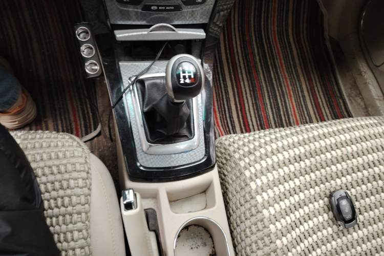 Used BYD Surui 2012 1.5L Manual Luxury Version Gear Lever