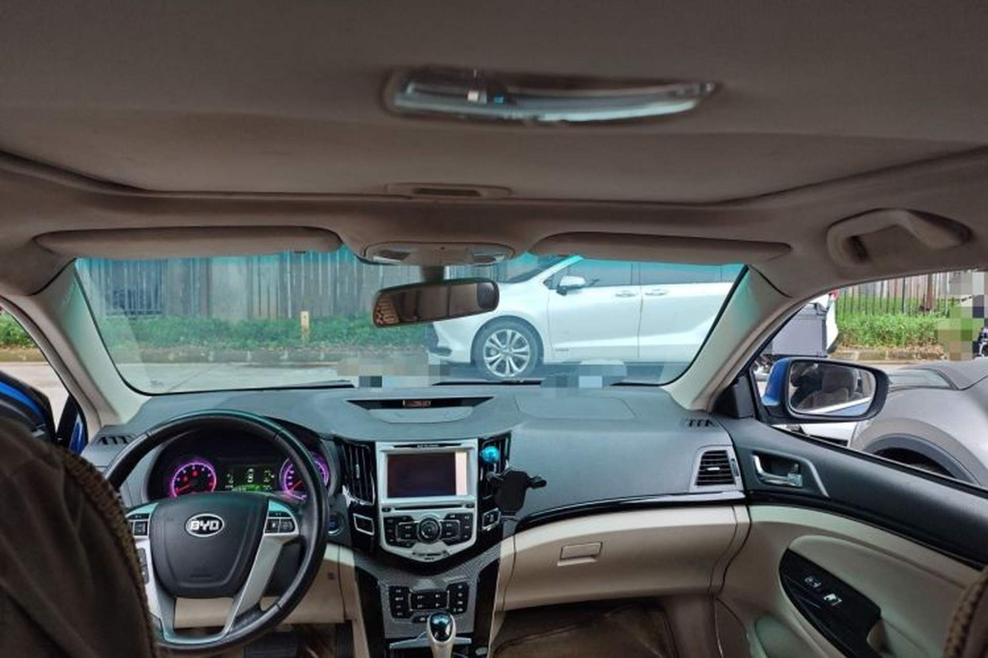 Used BYD Surui 2012 1.5TID Automatic Luxury Version Headliner