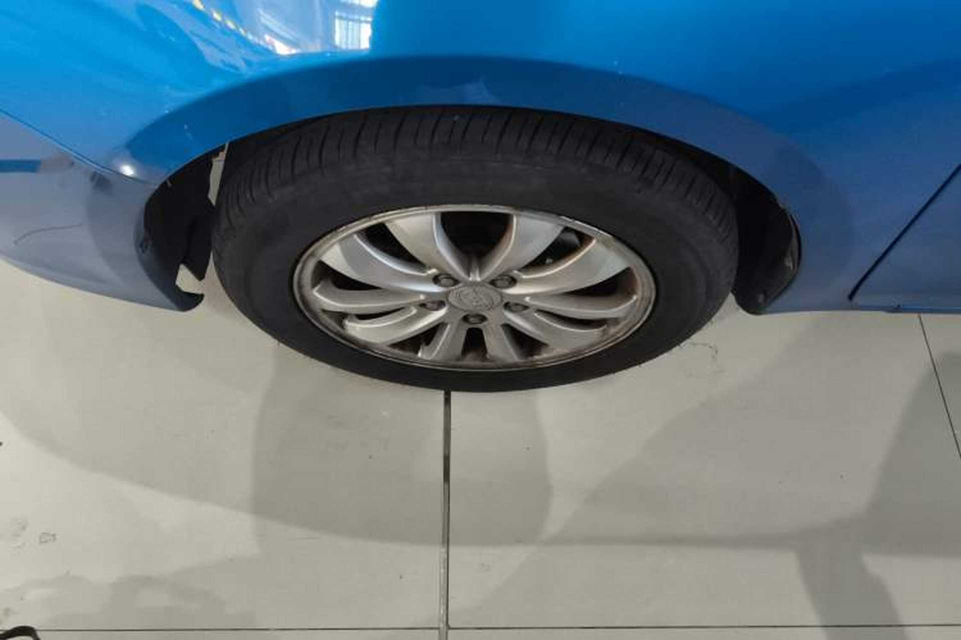 Used BYD Surui 2012 1.5TID Automatic Luxury Version Left Front Wheel Hub