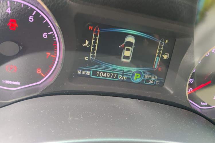 Used BYD Surui 2012 1.5TID Automatic Luxury Version Odometer Close Up